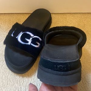 Excellent Condition Ugg Slides sz 10